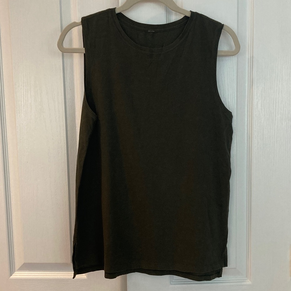 Lululemon  Yogi Muscle Tee. Dark olive green. Size 6.